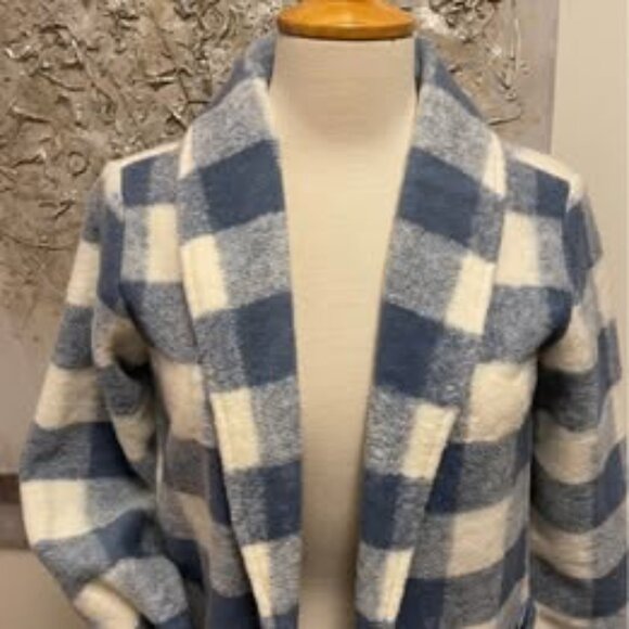 Tahari XS New with tags. Midi unlined Shacket with pockets. 40% Wool. Pretty Blu - Picture 6 of 7